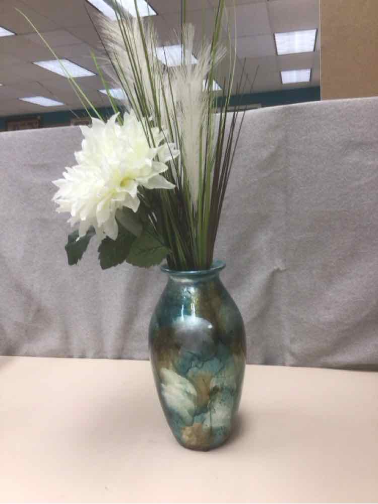 BLUE GREEN VASE W/FILLER