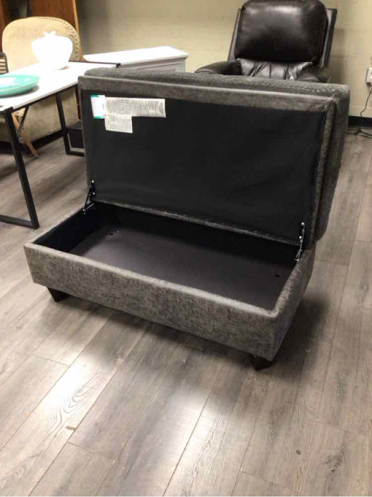 LARGE GRAY STORAGE OTTOMAN