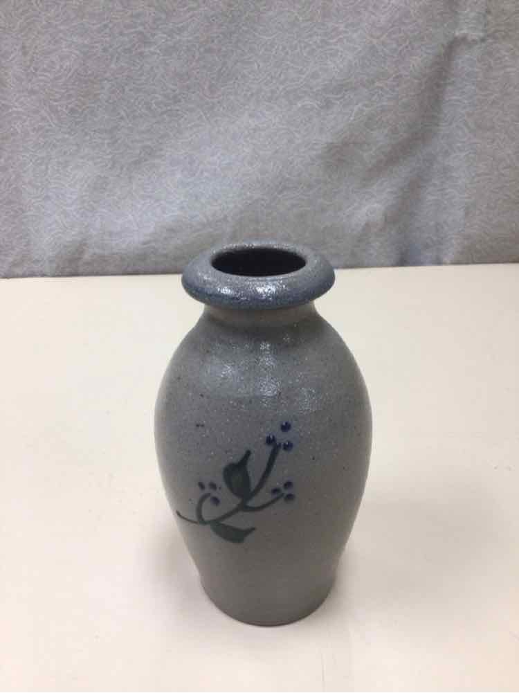 GRAY CERAMIC VASE W/FLORAL DESIGN