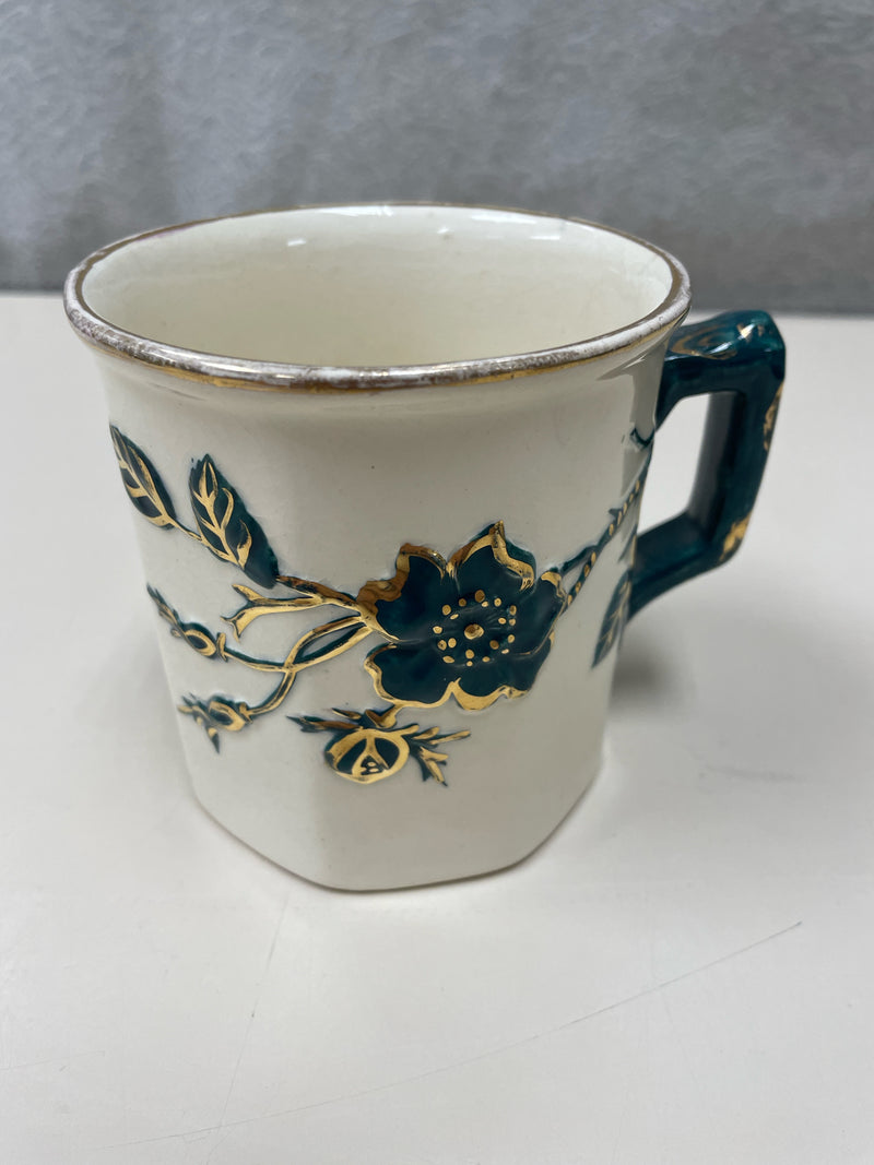 WHITE/GREEN FLOWERS/MUG