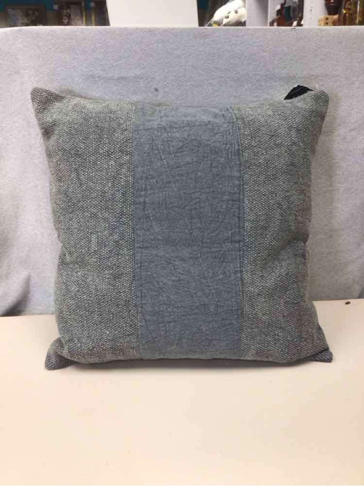 GREY THROW PILLOW