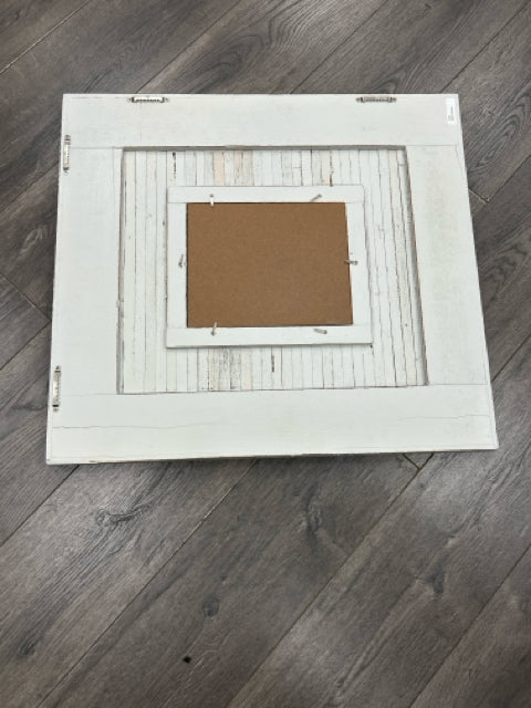 CREAM ROUND FRAME