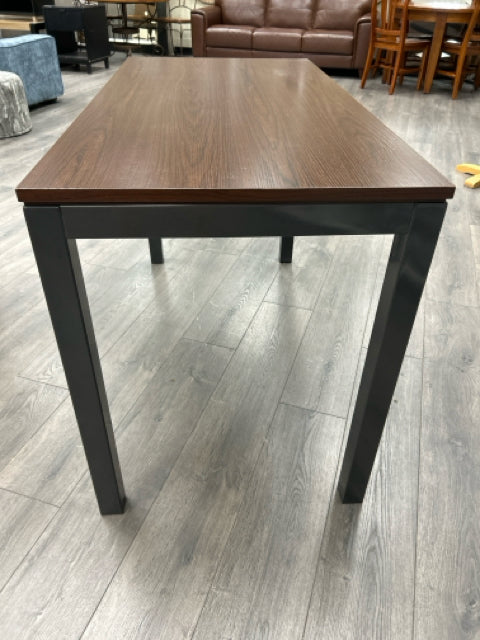 BROWN LAMINATE/METAL DESK
