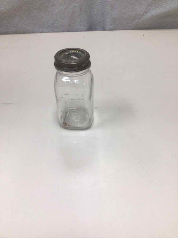 MASON JAR COIN HOLDER