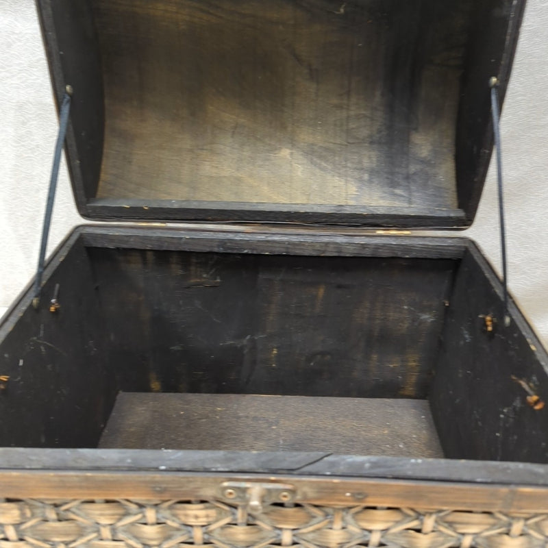LIGHT BROWN DISTRESSED CHEST