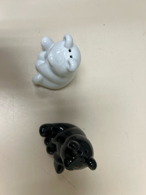 WHITE BLACK BEARS S & P SHAKERS
