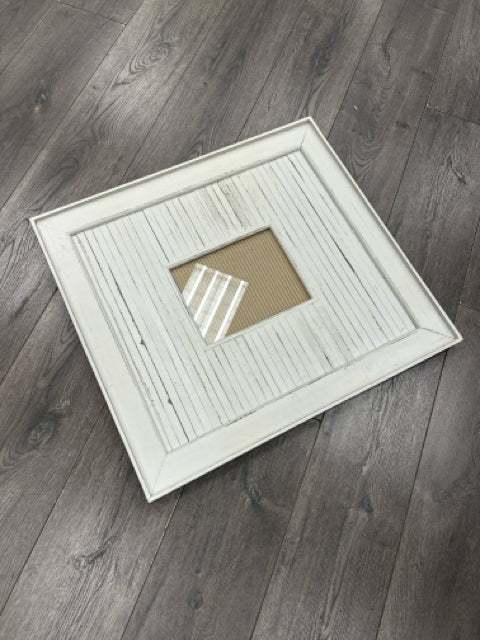 CREAM ROUND FRAME