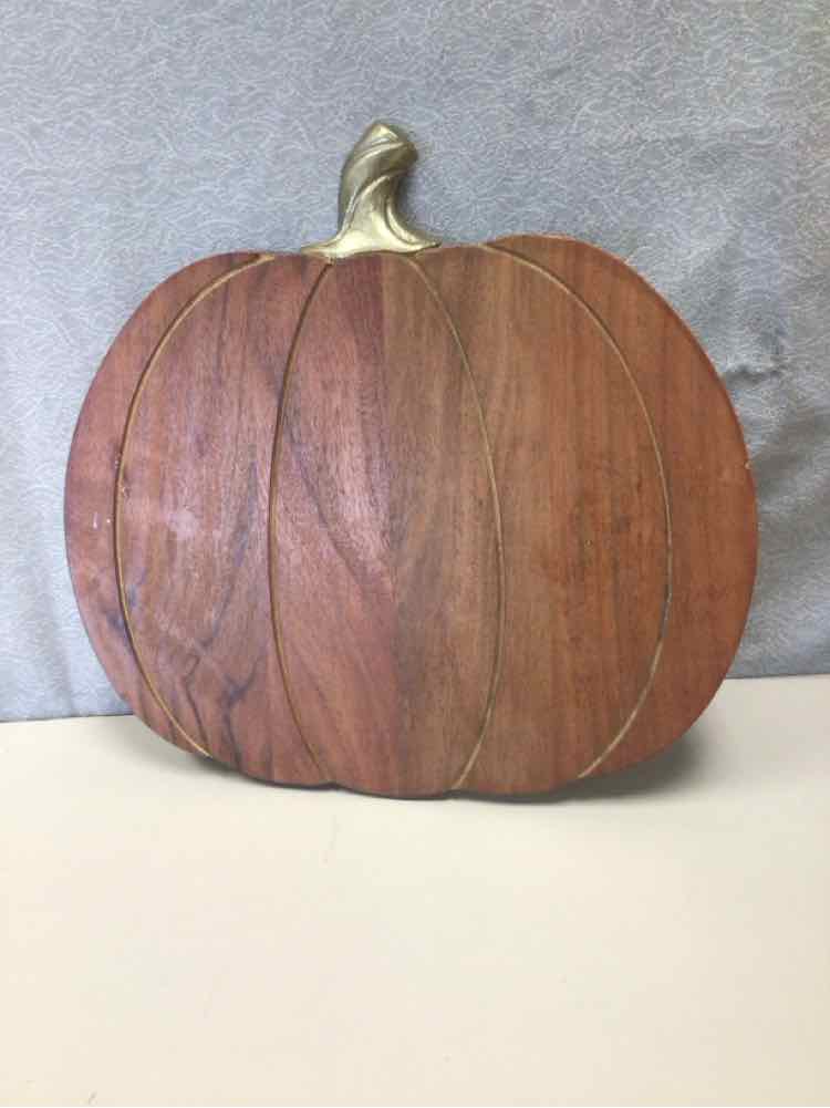 WOOD/METAL PUMPKIN TRAY