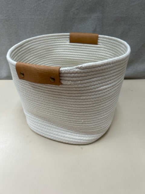 WHITE WEAVE BASKET W/LEATHER HANDLES