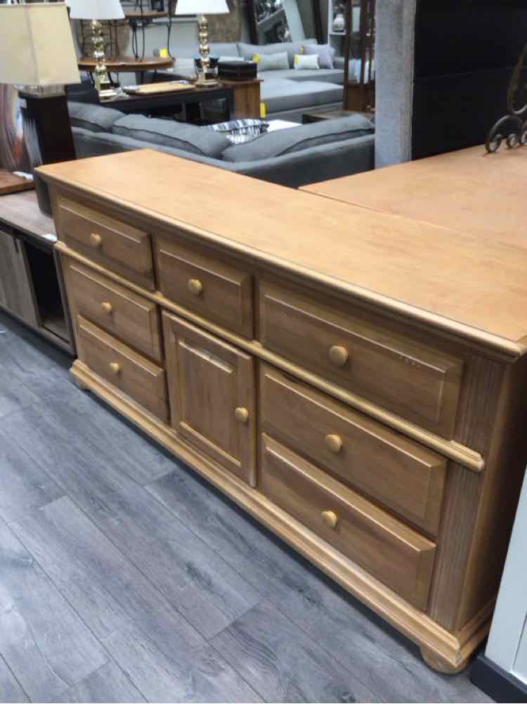 BLONDE WOOD DOUBLE DRESSER