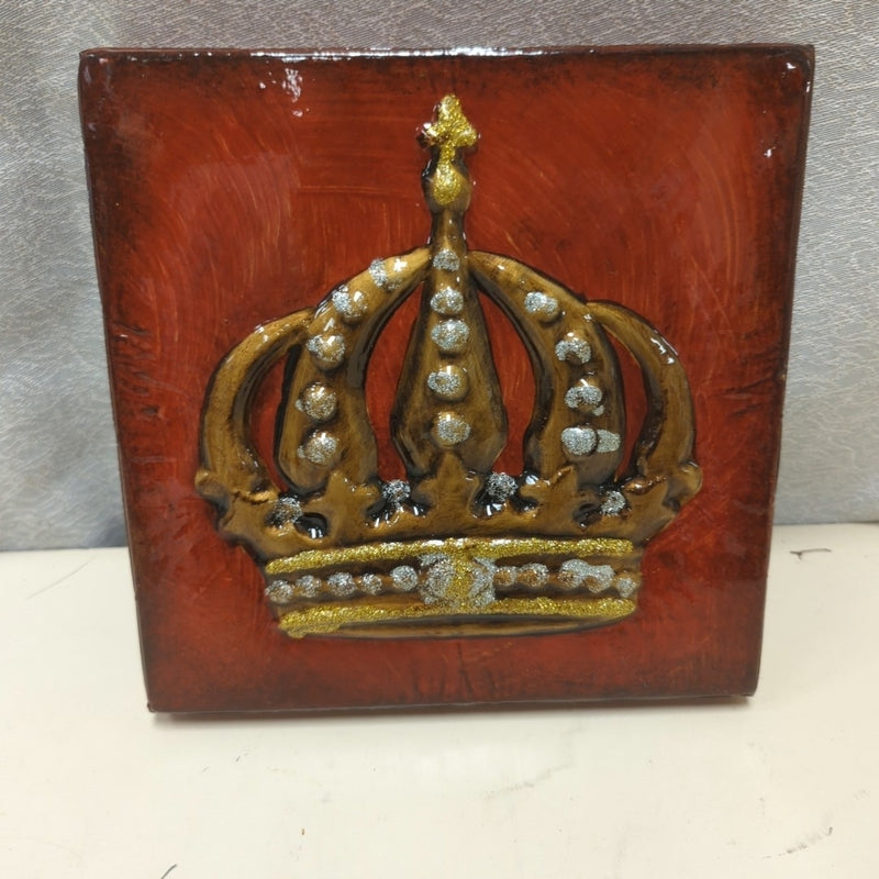 RED W/GOLD CROWN METAL HANGING