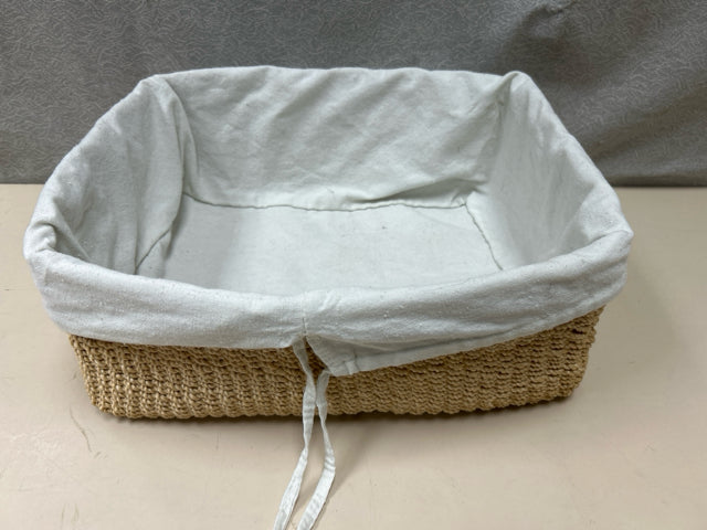 BLONDE BASKET W/WHITE LINER