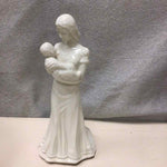 CREAM MOTHER/CHILD STATUE