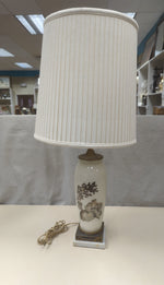 WHITE BASE LAMP W/COUPLE DESIGN