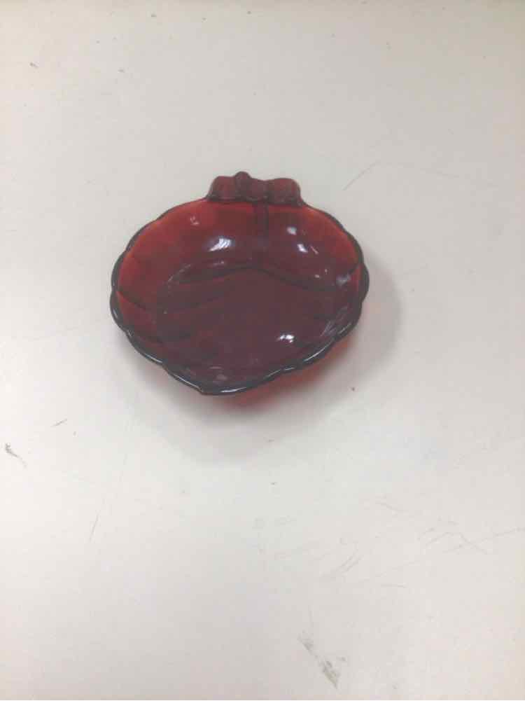RED GLASS LEAF SHAPE DISH