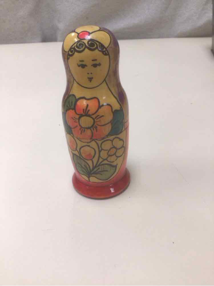 3 PIECE RUSSIAN NESTING DOLL
