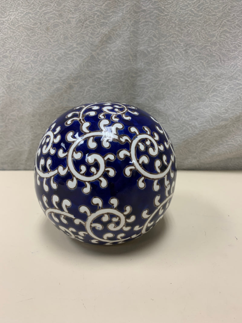 BLUE/WHITE CERAMIC BALL