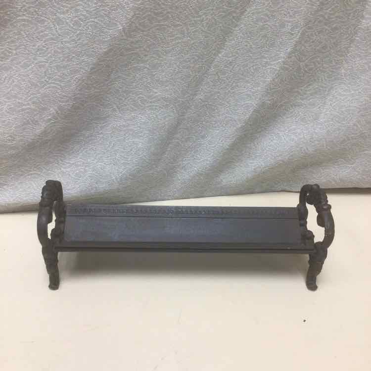 BROWN IRON HOLDER