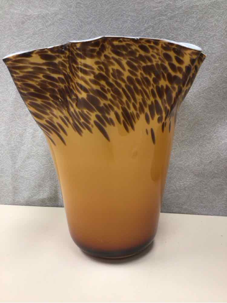 LEOPARD PRINT RIPPLE GLASS VASE
