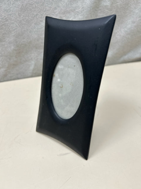 BLACK TALL NARROW FRAME