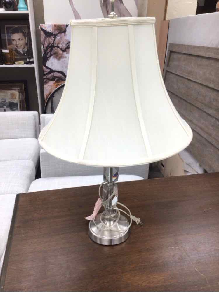 CRYSTAL CUTOUT LAMP W/WHITE SHADE