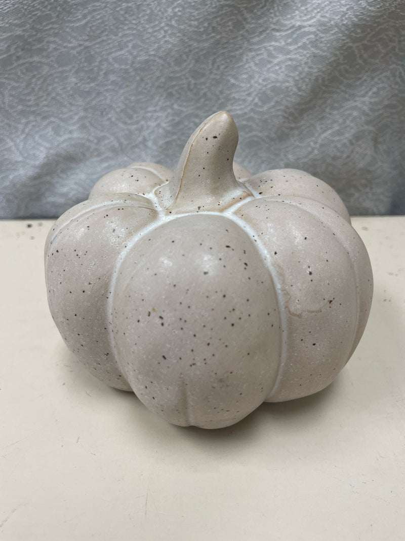 CREAM CERAMIC PUMPKIN