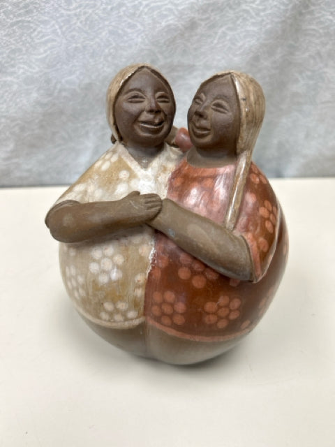 TWO WOMEN WOODEN STATUE