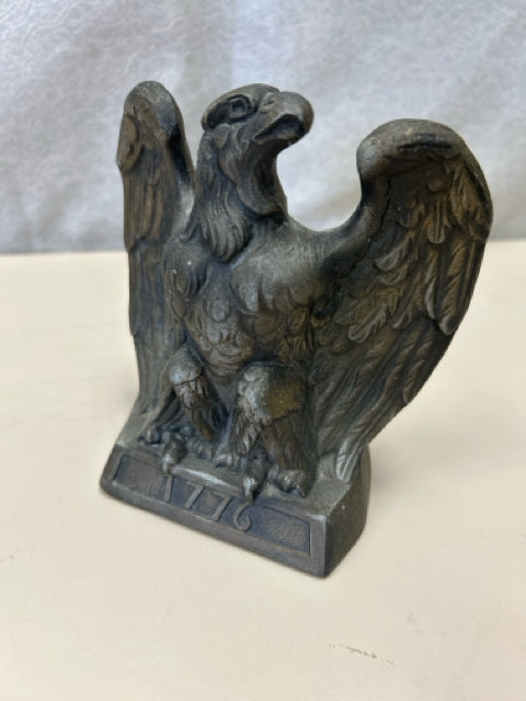 VINTAGE METAL EAGLE BOOKEND