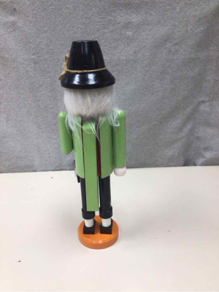 SCARECROW WITH BAT NUTCRACKER