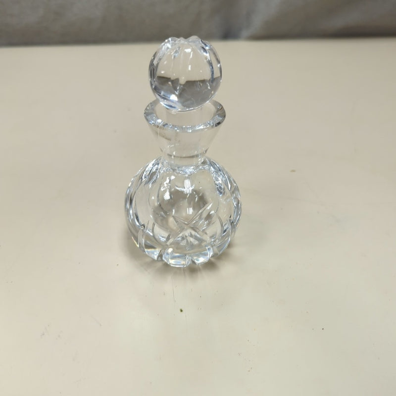 PRESSED CRYSTAL LIDDED JAR