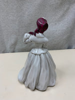 ASSORTED PORCELAIN WOMAN STATUE